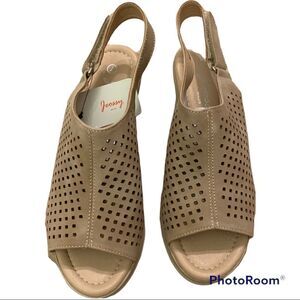 Jeossy woman’s platform sandal nude size 7